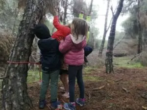 Mayrit se busca formar ciudadanos libres, respetuosos y empáticos con ellos mismos y con los demás, críticos con la sociedad y sensibles ante las injusticias.